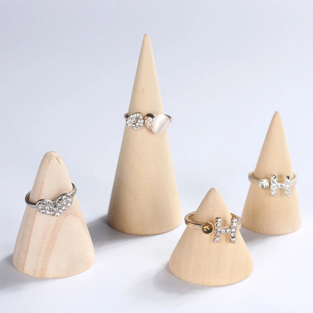 Естественная неокрашенная деревянная витрина для колец стойка в форме конуса