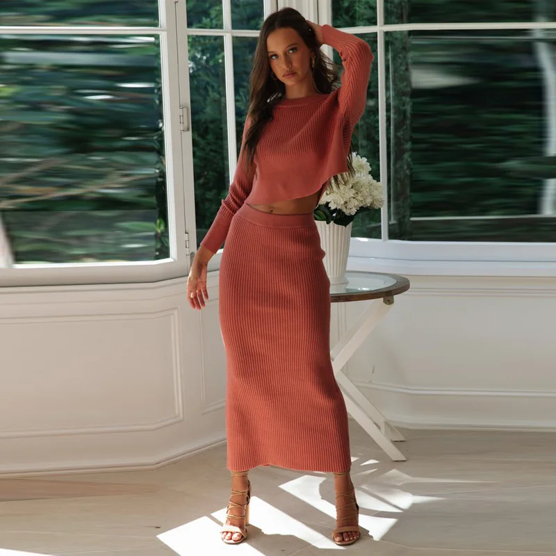 Женский трикотажный комплект из 2 предметов облегающий офисный свитер