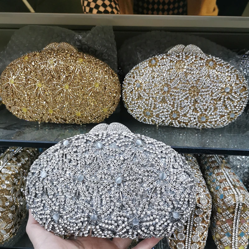 

Клатч женский, с белыми листьями, вечерние сумочки со стразами