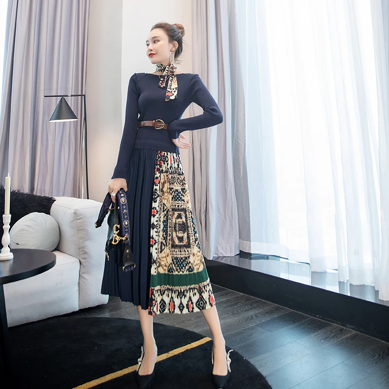 Элегантное трикотажное плиссированное платье миди в стиле пэчворк осень 2020