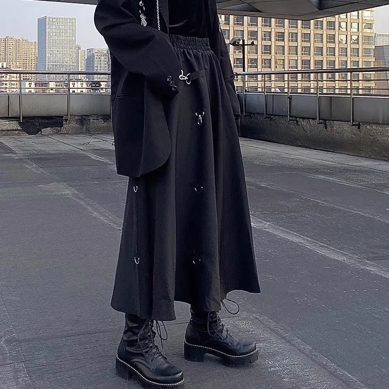 

A-line skirt in the black half length skirt