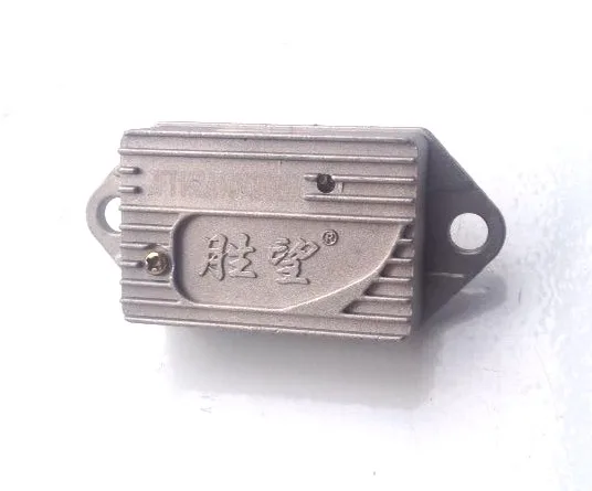 

NJ131 JFT142A 242D minibus car truck three plug 3PIN intelligent electronic voltage regulator 24V/14V