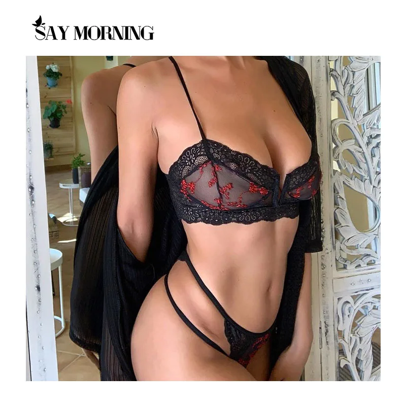 Комплект кружевного нижнего белья с вышивкой и V-образным вырезом | Женская