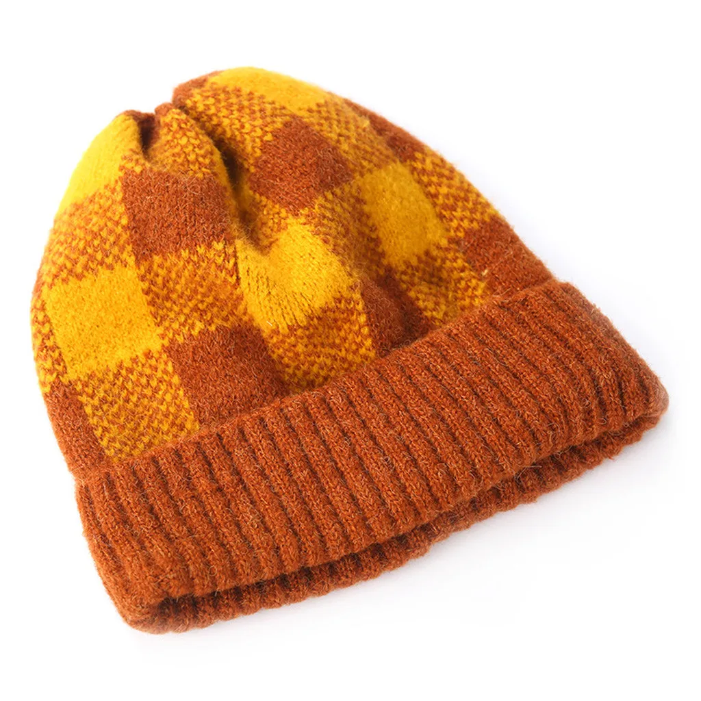 Женская зимняя шапка с воротником и бархатной подкладкой плотная клетчатая