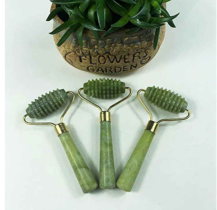 Нефритовый камень массажный ролик для лица шеи натуральный массажер зеленый