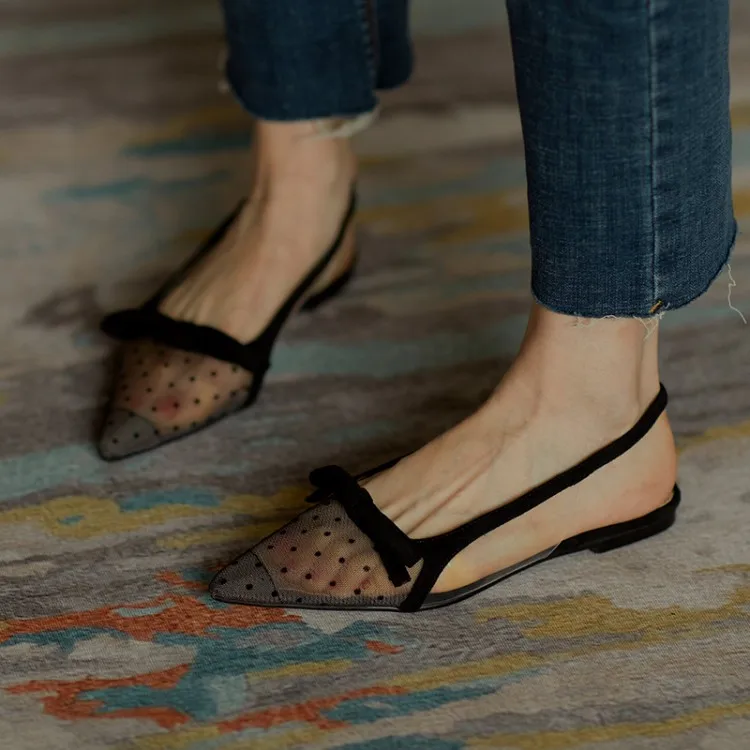 Женская обувь с острым носком на плоской подошве Черные сетки петлей пятке