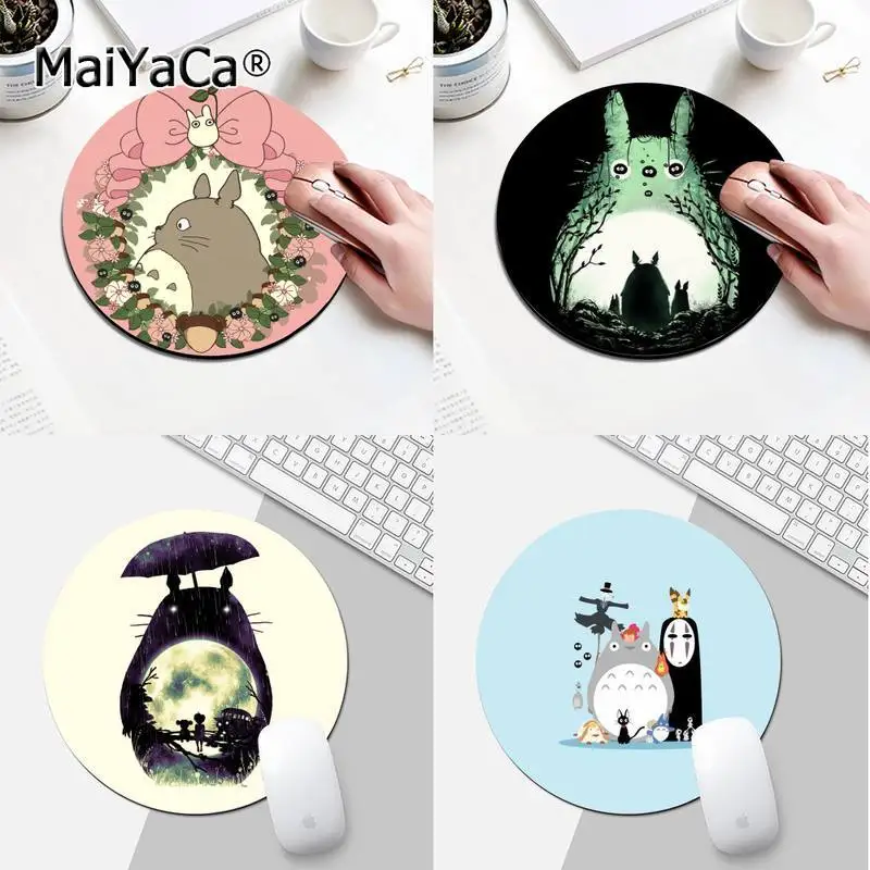 Cute Totoro Spirited Away Natural Rubber Gaming mousepad Desk Mat Round Desk Gamer Gaming Mat For PC Laptop Round Mouse Pad