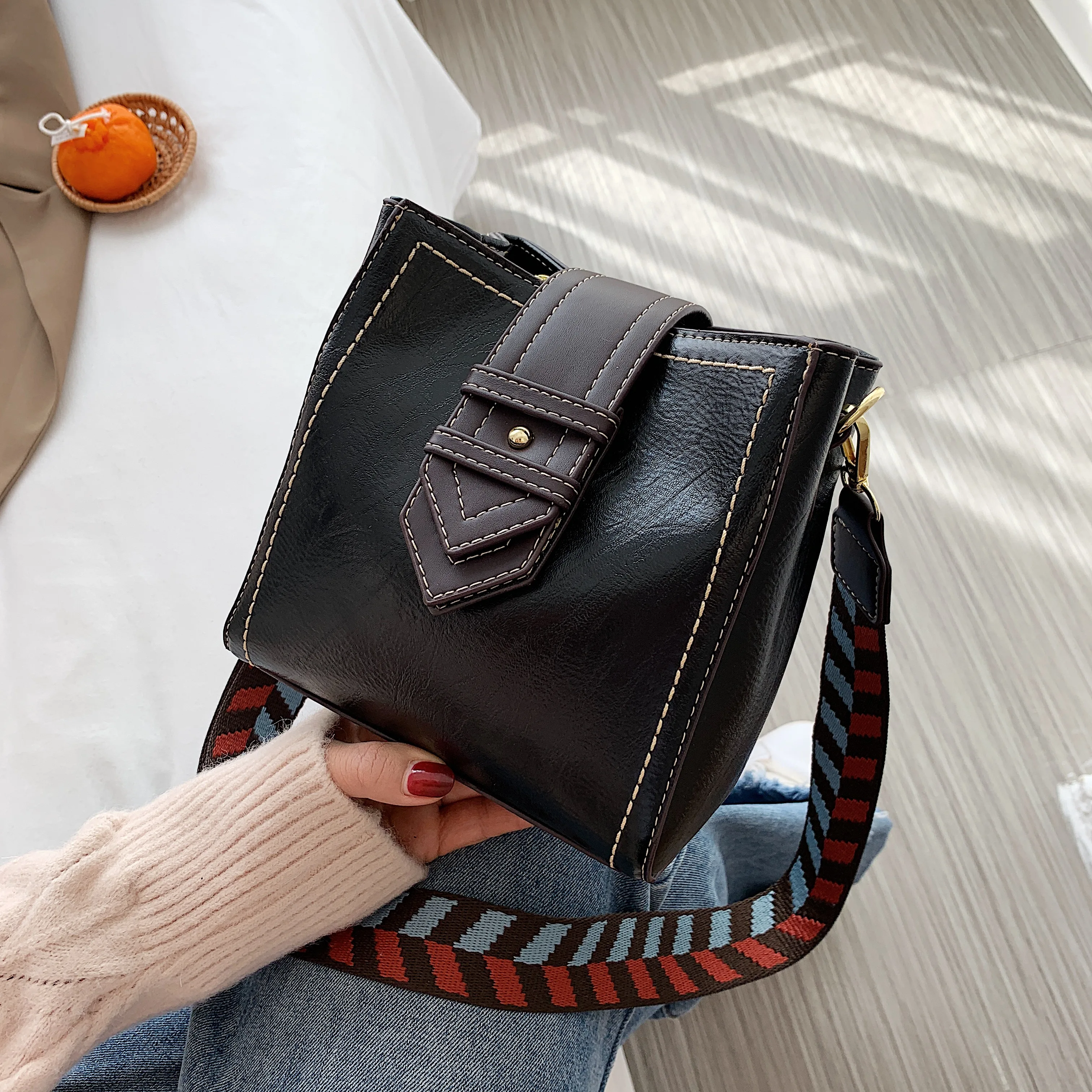 

New Vintage Crossbody Bags for Women 2020 Luxury PU Leather Shoulder Bag Designer Handbags Small Bucket Hand Bags Travelling Sac