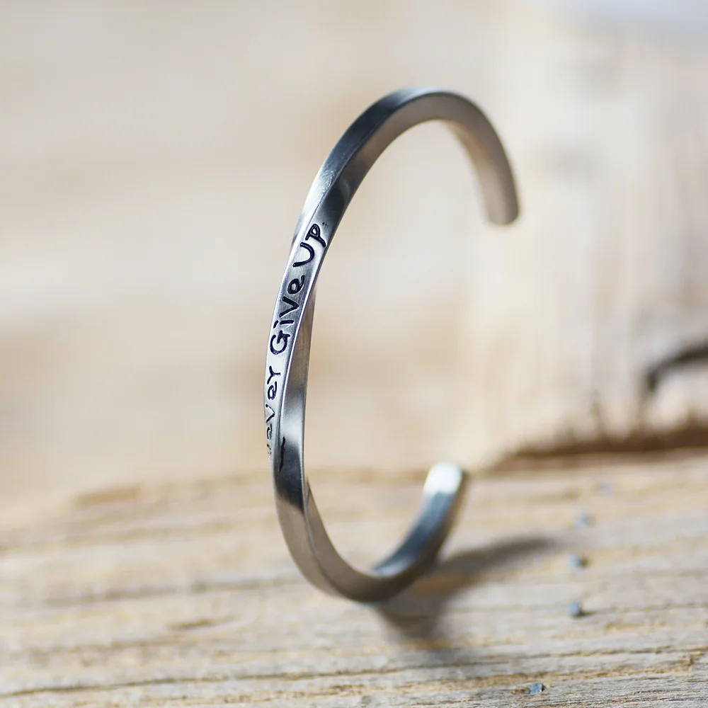 

Never Give Up Men's and Women's Lettering Bracelets Fashion Retro Series Jewelry
