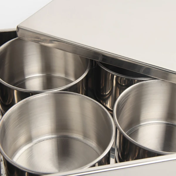 Круглый контейнер из нержавеющей стали для сезонных приправ с откидной крышкой