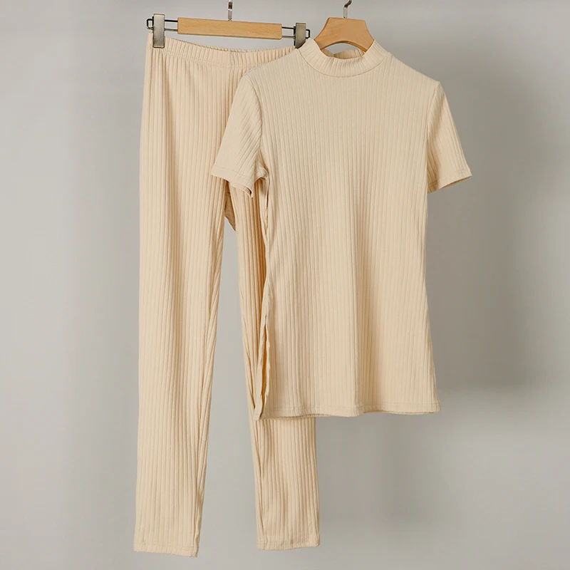 Женский трикотажный комплект из 2 предметов футболка с коротким рукавом и брюки в