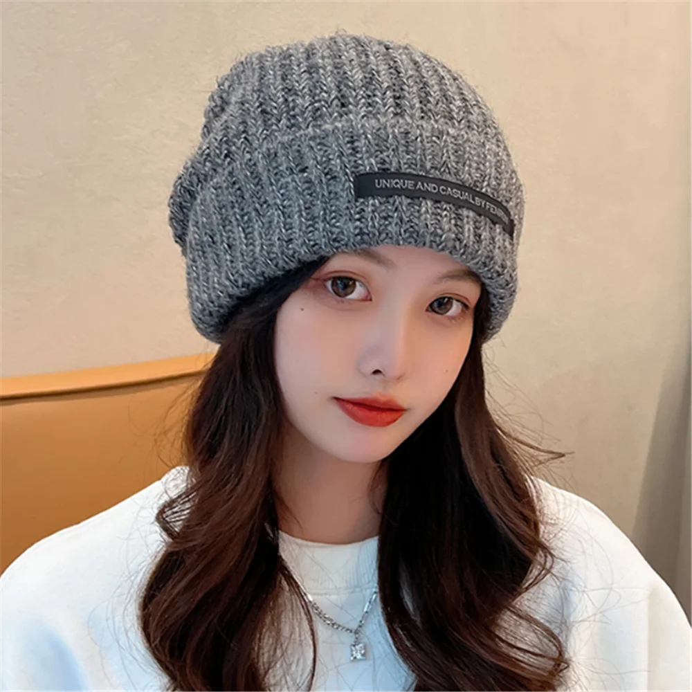 Женская осенне-зимняя трикотажная шапка с большими головками | Аксессуары для