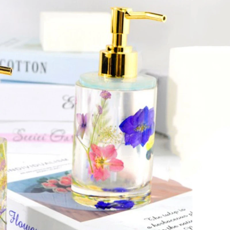 

Round Pump Bottle Epoxy Mold with 2Pcs Dispenser Pumps DIY Hand Sanitizer Bottle Drip Resin Silicone Mold Bathroom Decoration