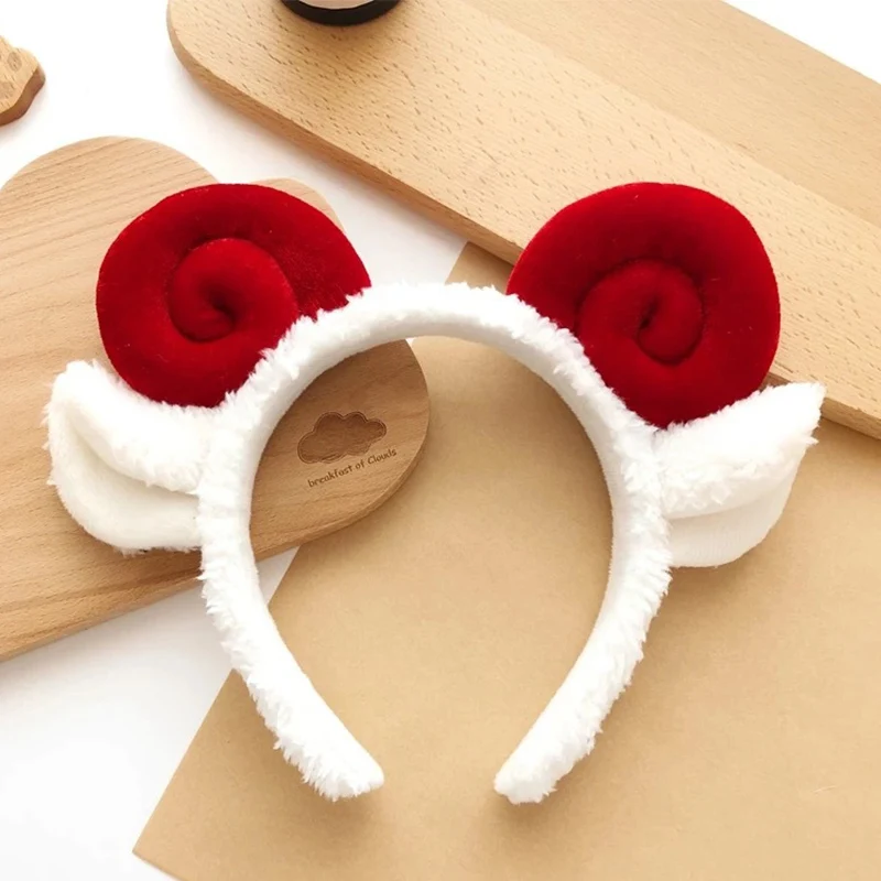 Повязка на голову женская из мягкого флиса с овечьими ушками |