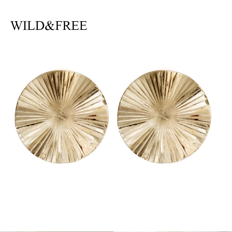 

Wild&Free 2020 New Summer Big Round Stud Earrings For Women Fashion Jewelry Gold Metal Disc Earrings Party Gift