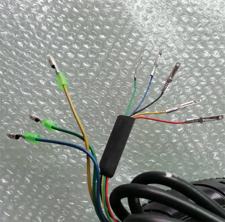 Электрический скутер переоснащен 8-дюймовым ультратонким бесщеточным