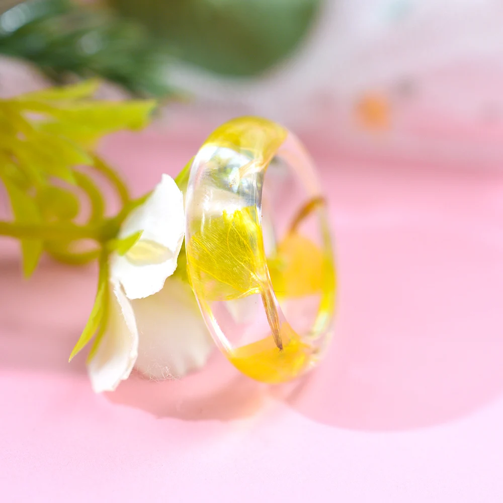 

Yellow Dried Flowers Couple Rings Handmade Anel Feminino Anniversary Ring Transparent Cute Resin Bague For Girl Women Jewelry