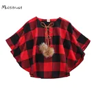 Плащ детский вязаный, осенне-весенний, в клетку, с длинными рукавами и меховыми помпонами