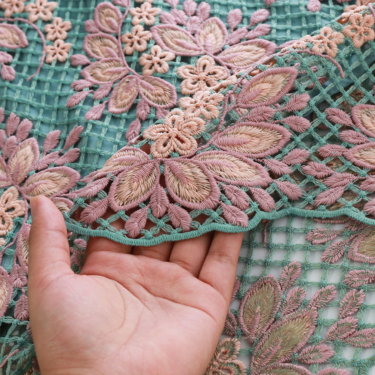 Женская юбка с цветочной вышивкой демисезонная Водорастворимая кружевная