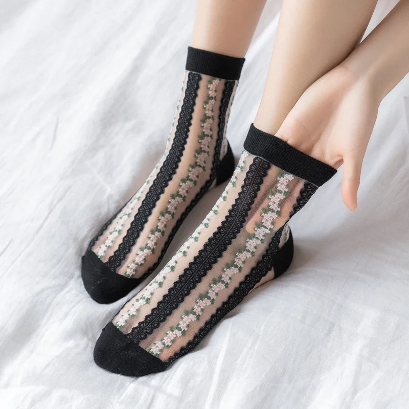 

Ethnic Style Flowers Crew Socks Women Cotton Retro Style Floral Winter White Designer Socks Girls Calf Socks Wigwam Socks Fresh