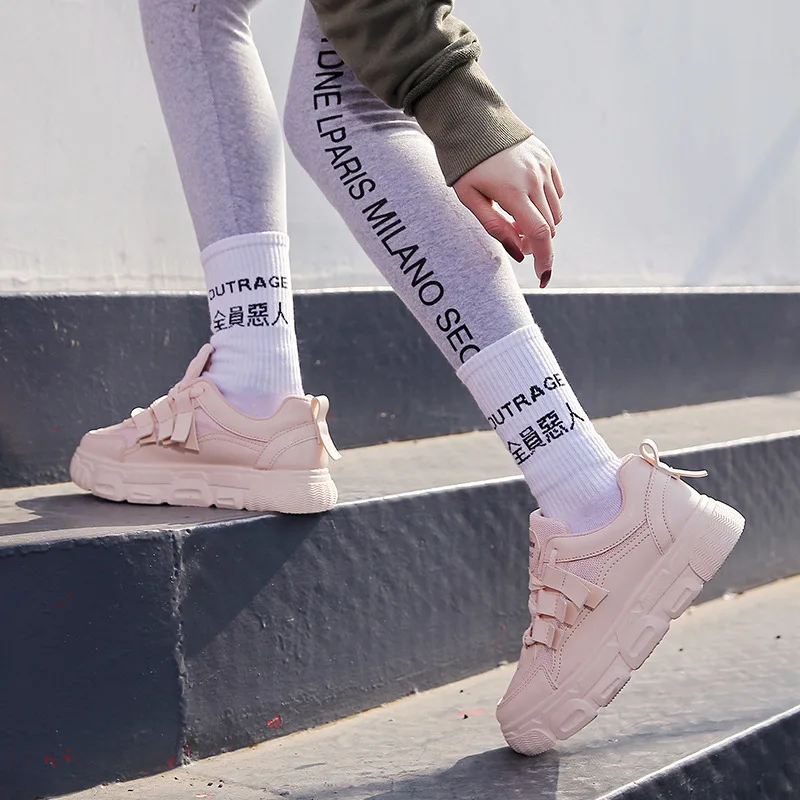 Женские кроссовки с дышащей сеткой белые Дизайнерские для бега износостойкие