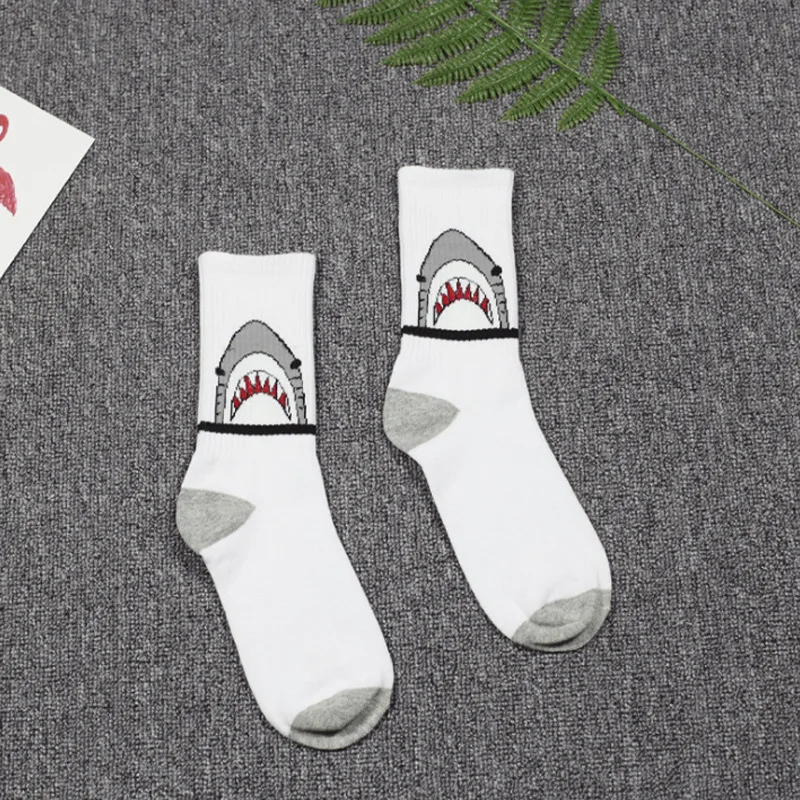 Модные черно белые счастливые носки для мужчин полосатые крокодиловые средней