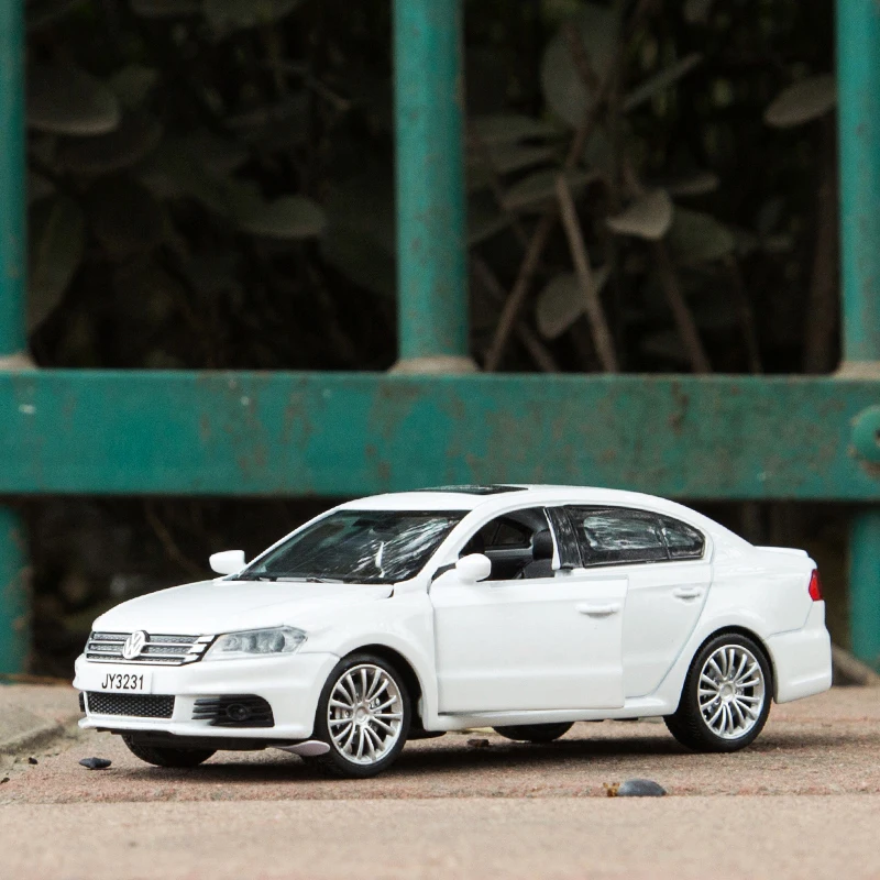 

1/32 Simulation car toy Volks wagen Lavida alloy model Bora Jetta Return force sound and light metal car