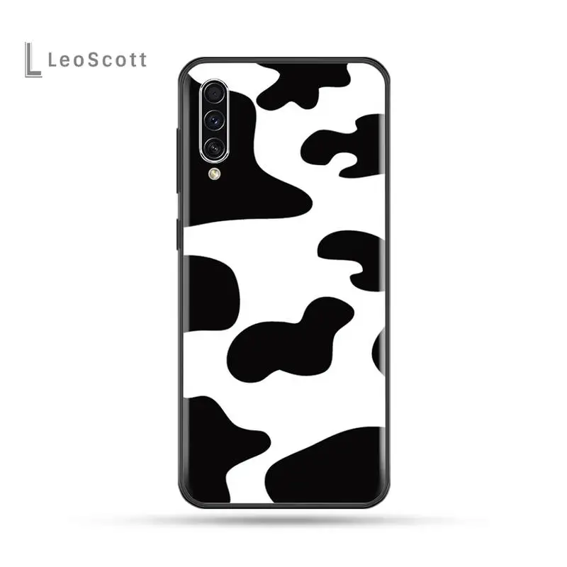 

White Black Cow Symbol Pattern Phone Case For Samsung Galaxy M10 20 30 A 40 50 70 71 A6 A9 2018 J7 CORE PLUS STAR S10 5G C8