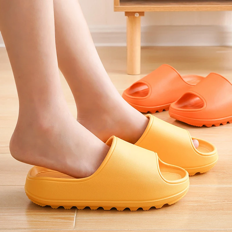 2021New Thicker EVA Couples Slides Thick Sole Soft Indoor Slippers Men Women Anti-slip Sandals Summer Bathroom Bath PlatformShoe