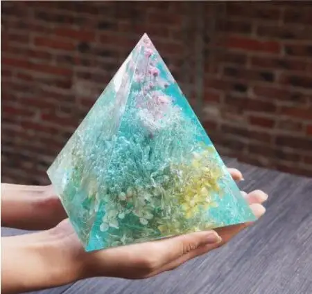 Силиконовая форма в виде супер пирамиды 1 шт. для поделок из смолы ювелирные