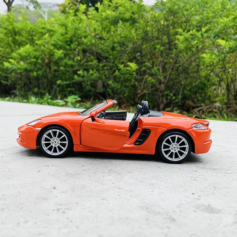 Модель автомобиля Bburago из сплава 1:24 Porsche 718 Boxster|Наземный транспорт| |