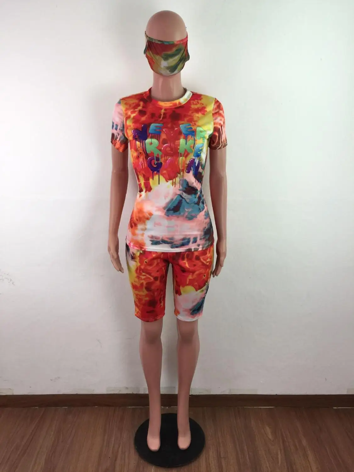 

2020 new fashion tie dye print sport two piece loose o-neck short sleeve T-shirt and shorts women's set