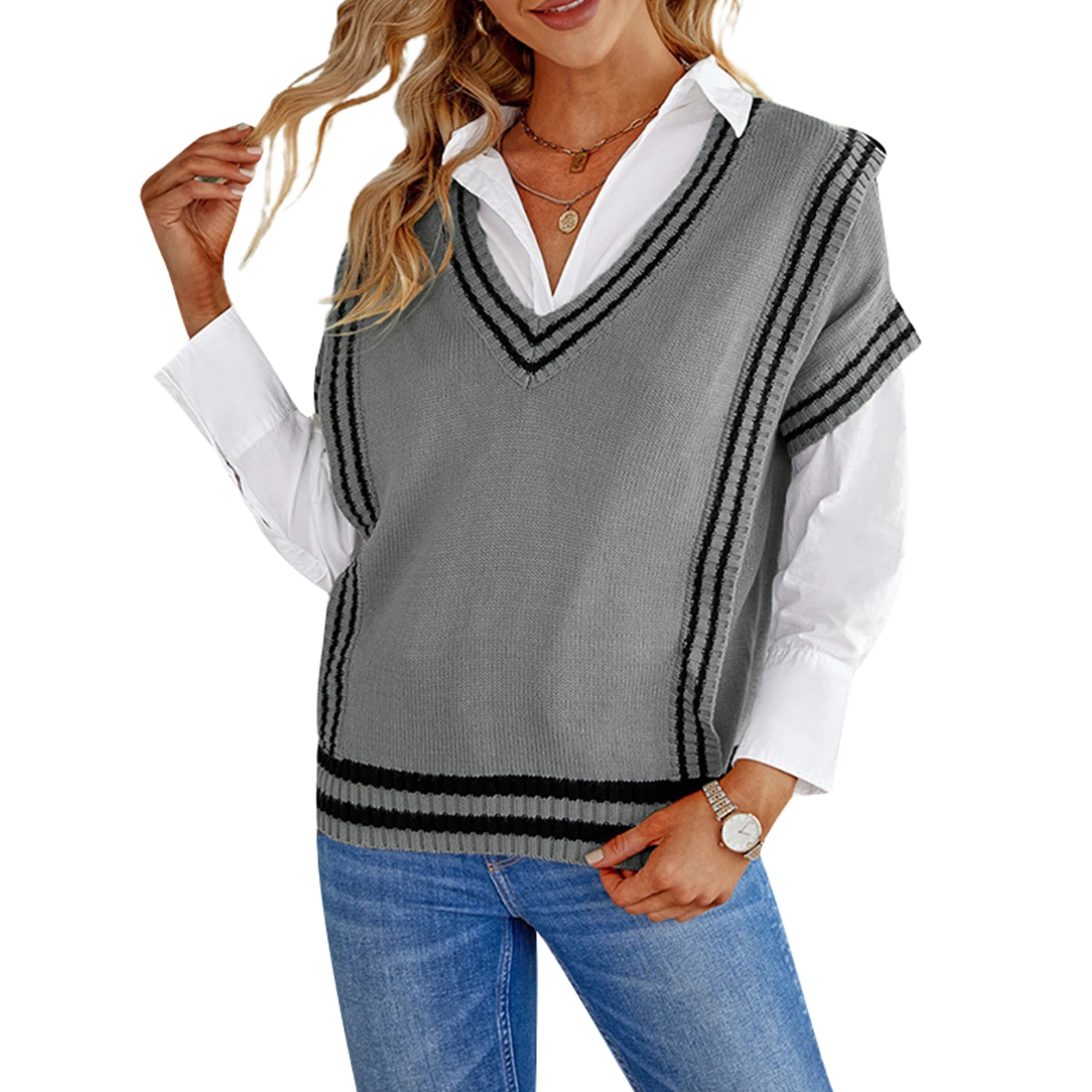 

Женский трикотажный жилет с V-образным вырезом