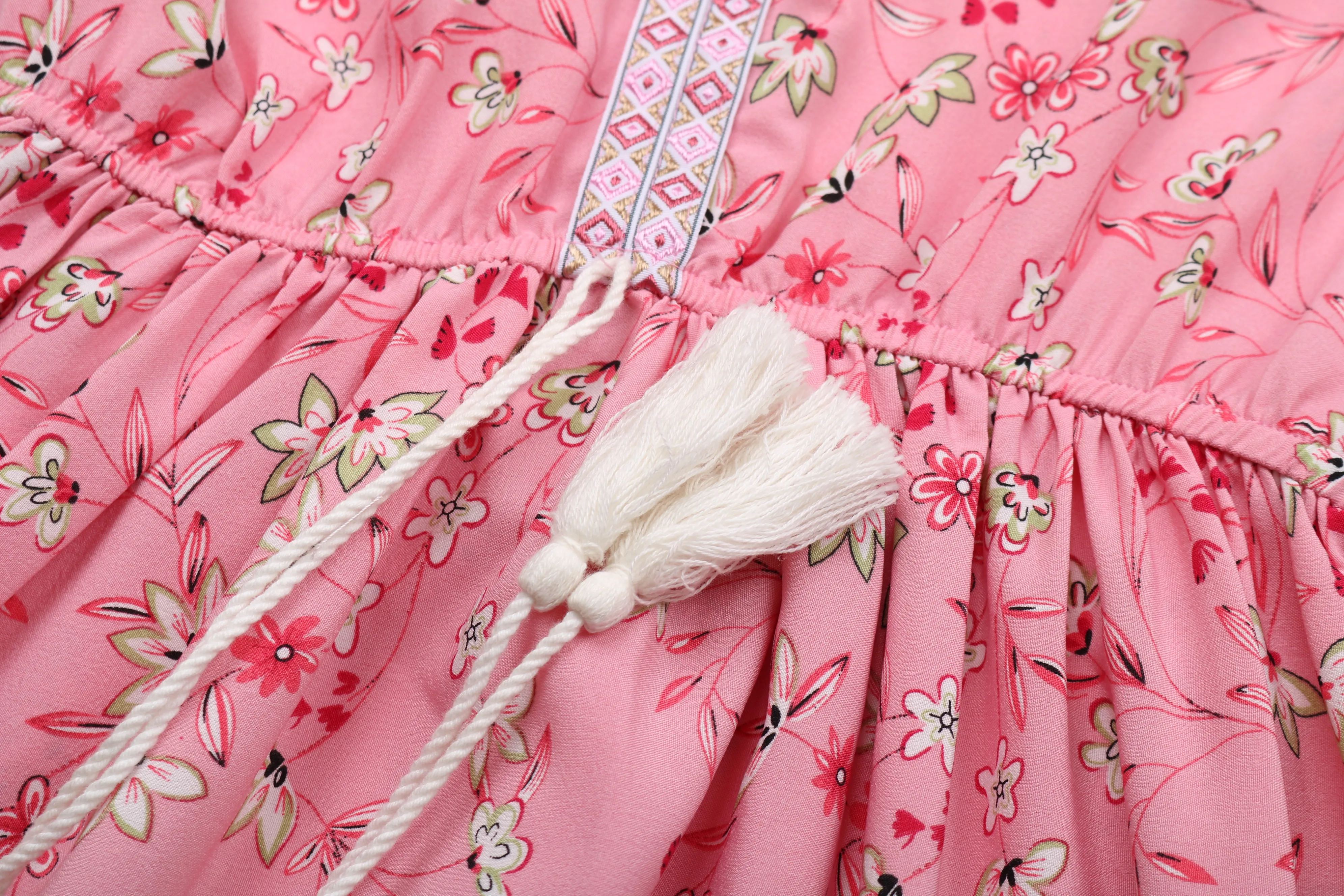 

Women Dresses Summer 2021 Europe & America New Styles Pink Shredded Flowers Lace-up Slim fit Short Sleeve V-neck Dress 6825