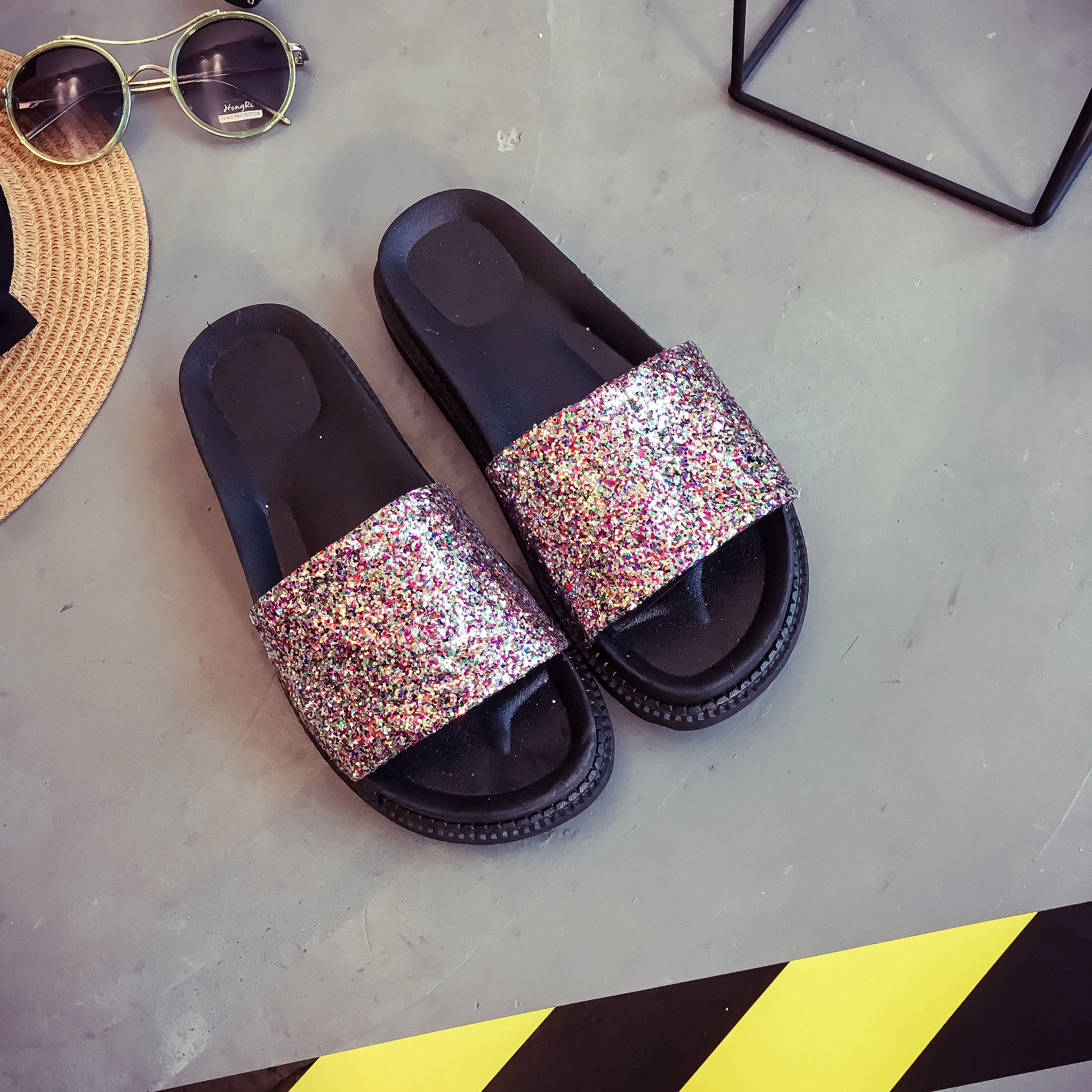 

Flat Shoes Women Summer Non-slip Flip Flops Home Slippers Male Slipper Comfortable Indoor Floor Zapatillas T301