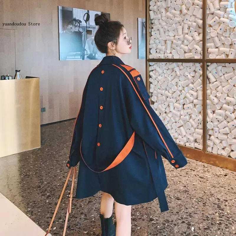 Ветровка выше колена на шнуровке с отложным воротником