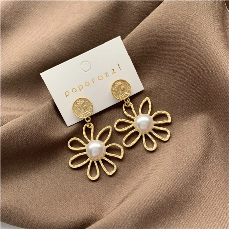 

925 sterling silver Korean temperament metal texture portrait hollow flower earrings matte pearl earrings female