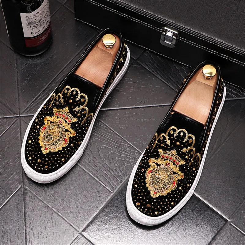 Новое поступление мужские Вышитые Мокасины красные розовые туфли для курения