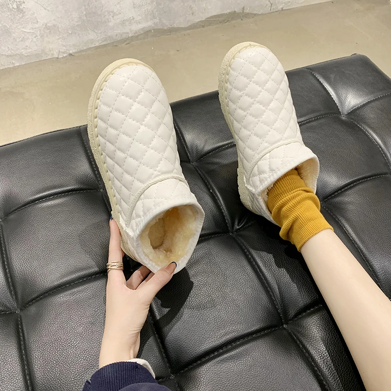 

Winter 2021 Snow Boots New Solid Color Short Boots Round Toe Soft Bottom Women's Boots Comfortable Plush Warm Women's Boots