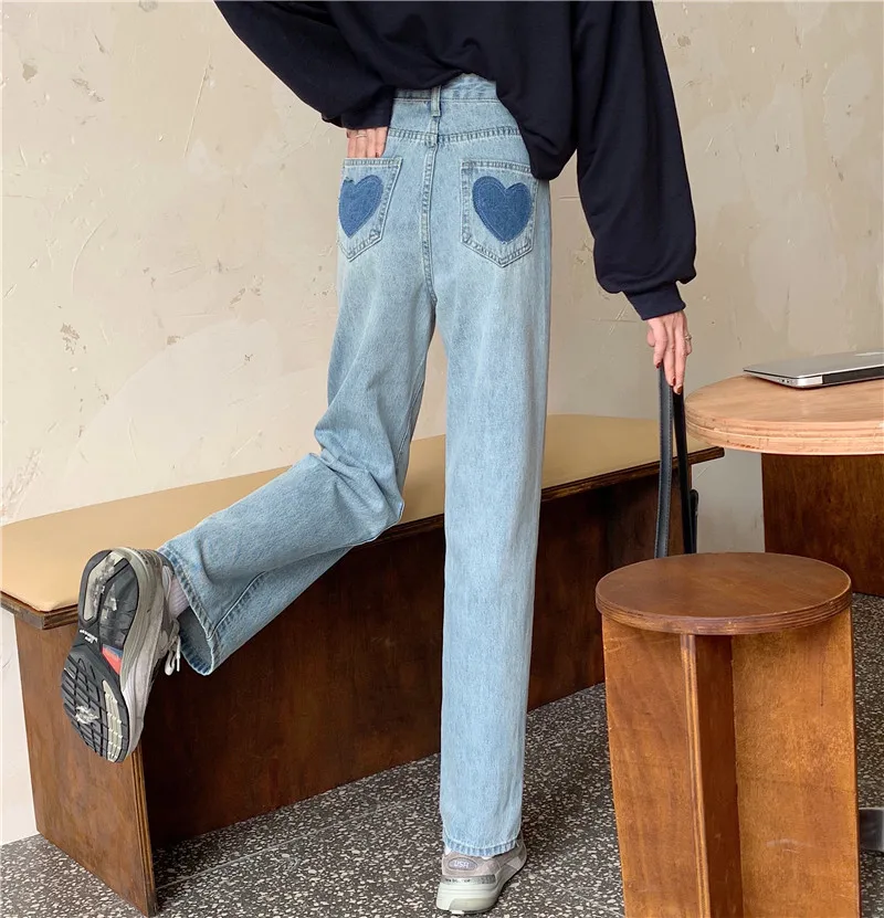 

2021 New Spring Retro Women Trousers Y2k Love Heart Patch Pocket Jeans Female Loose High-waisted Wide-leg Straight-leg Pants