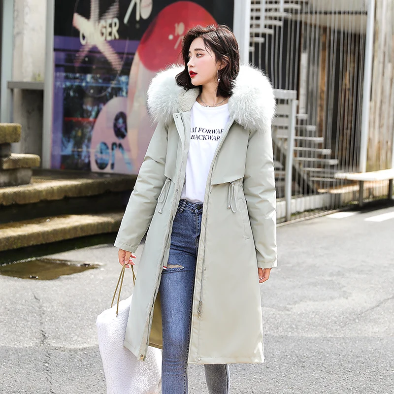 Пальто женское зимнее длинное на молнии с капюшоном и меховым воротником |