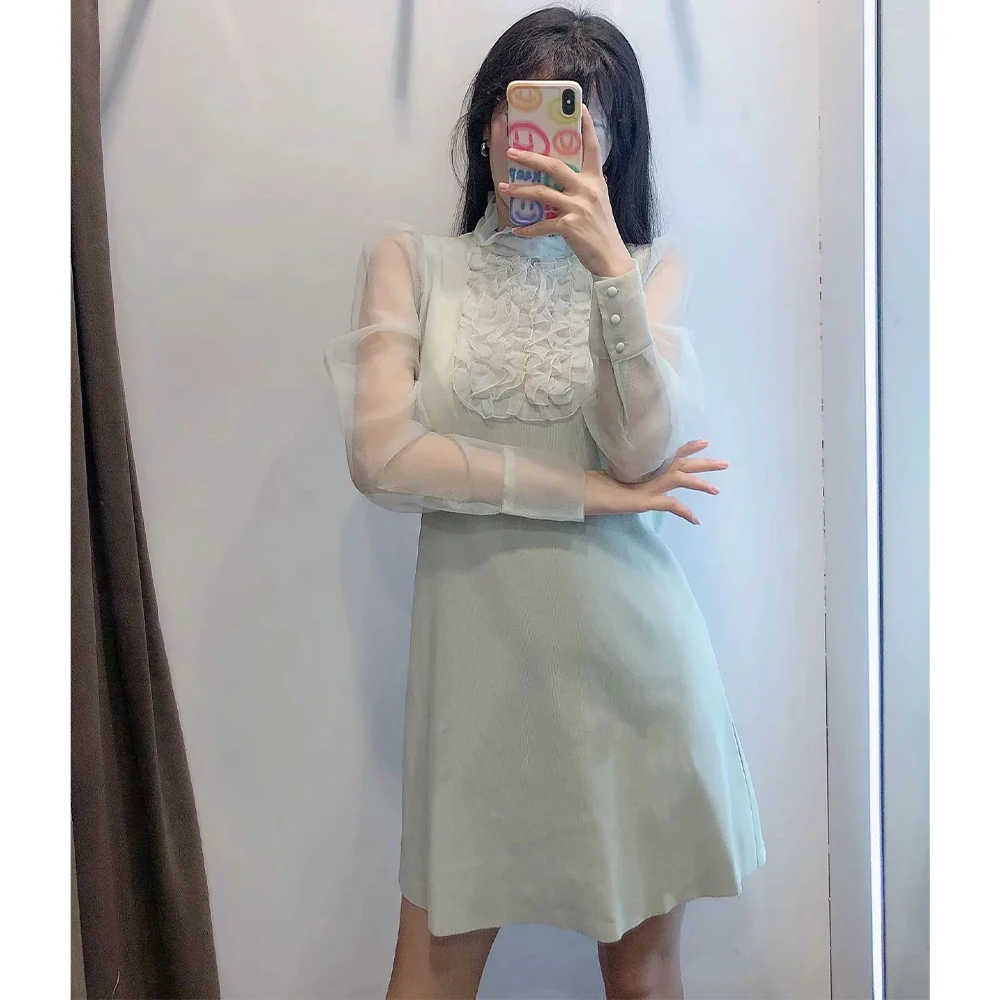 Женское трикотажное платье элегантное контрастное из органзы с высоким воротом