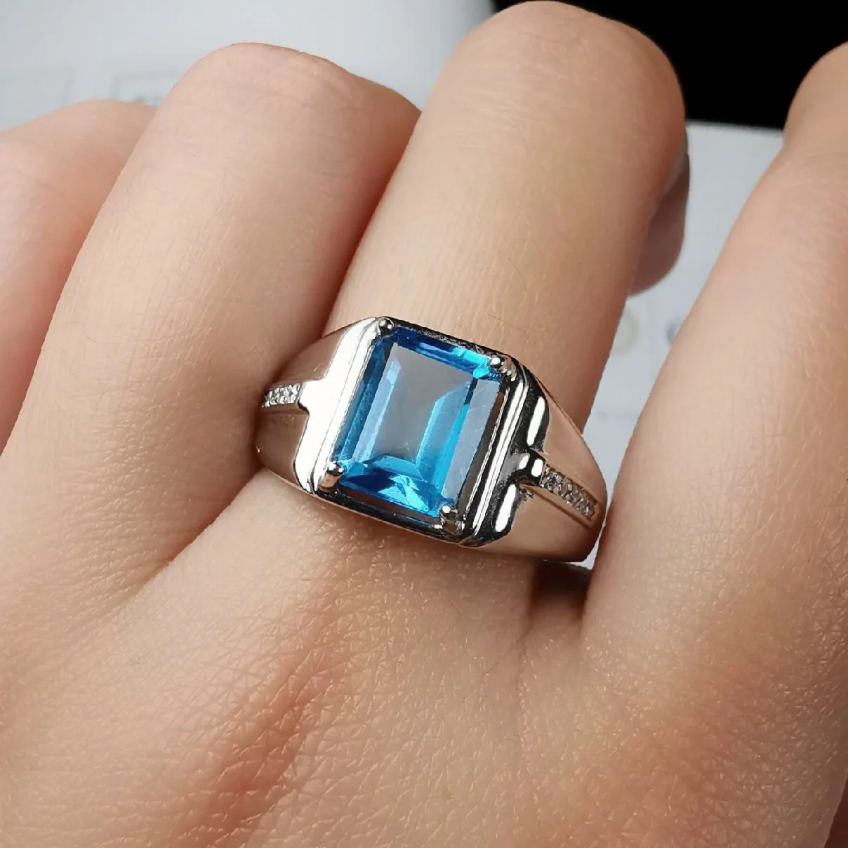 

Fashion Men Luxury Resplendent Square Rhinestone Ring 2021 Korean Trend Men AAA Blue Zircon Opening Ring Wedding Party Jewelry