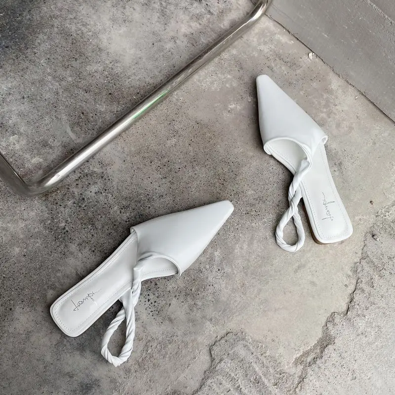 

Women's shoes early spring 2021 new pointed sandals versatile woven hollow flat shoes comfortable sandals