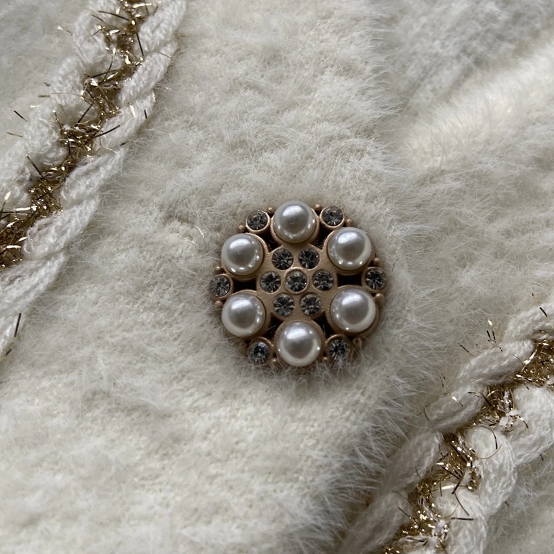 

2020Temperament cardigan jacket Female lazy style pearl button Top ladies style jacket women thick mink fleece knitted cardigan