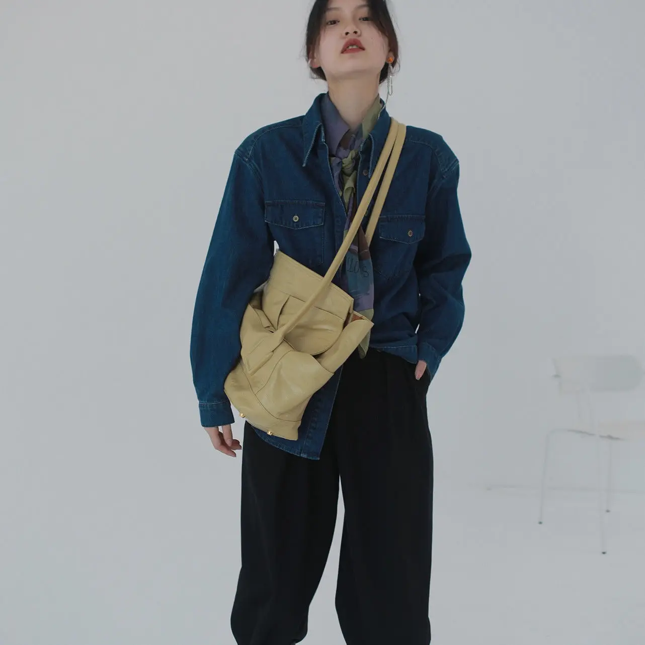 Блузка женская джинсовая темно-синяя свободная рубашка из денима | Женская