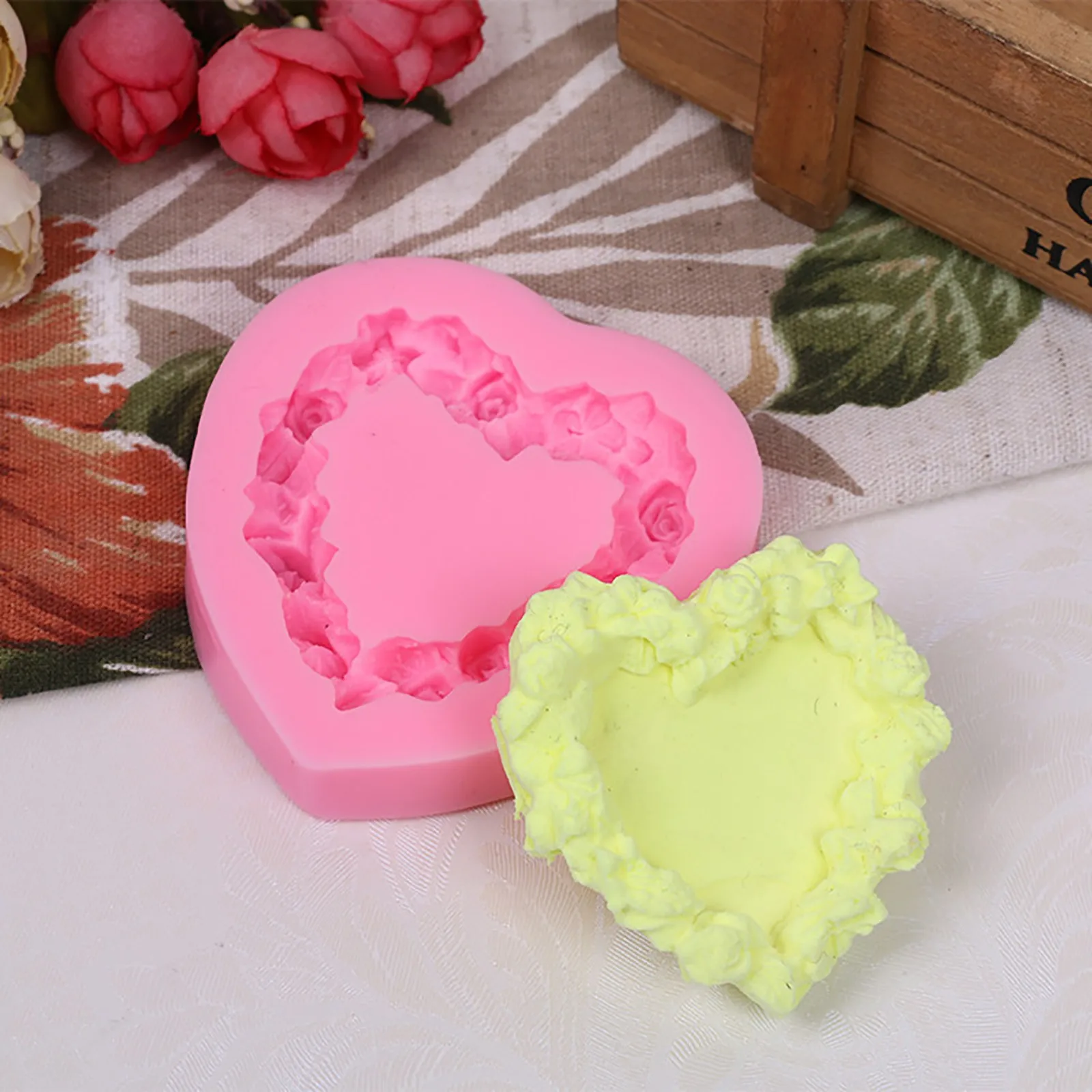 

Valentine's Day rose cake decoration mold DIY chocolate baking mold Kitchen tool silicone cake mold moldes Mini Roses Frame