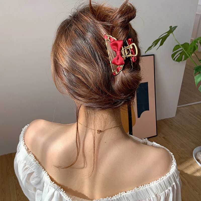 

Metal Chain Plate Hair Clips Bow Hairpins Shark Clip Ponytail Hair Claws Hollow Out Barrettes Hair Accessories For Women