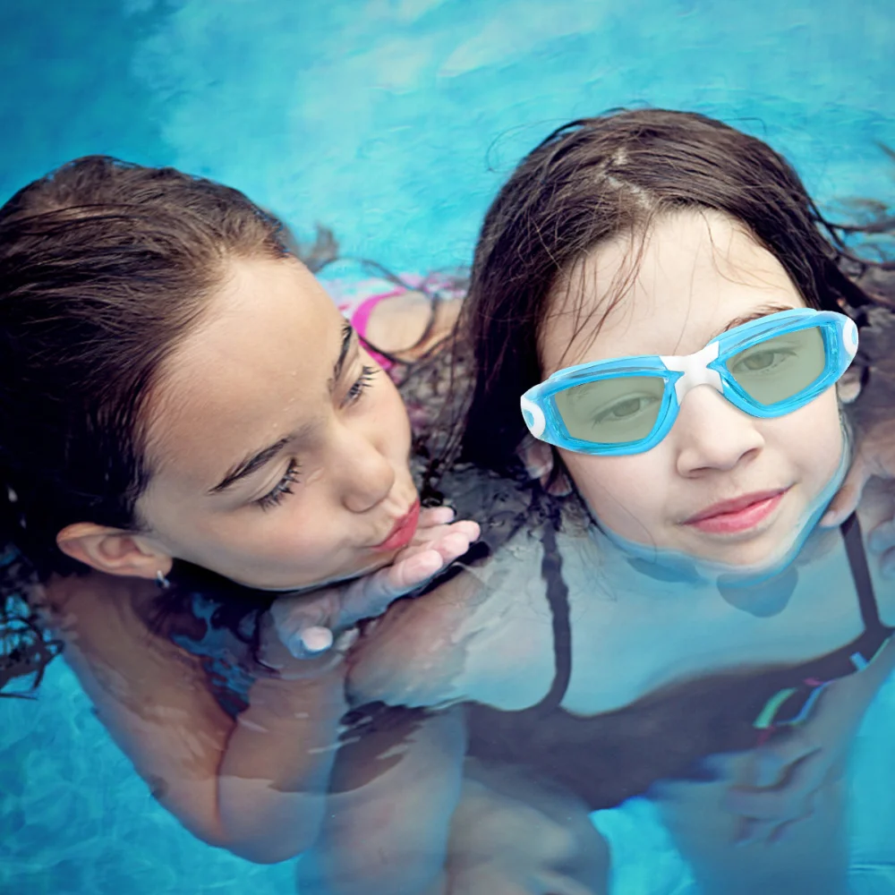 

1pc Fashionable Children Swimming Goggles Glasses With Earplug Anti-fog Large Frame Swimming Glasses for Kids (Red)