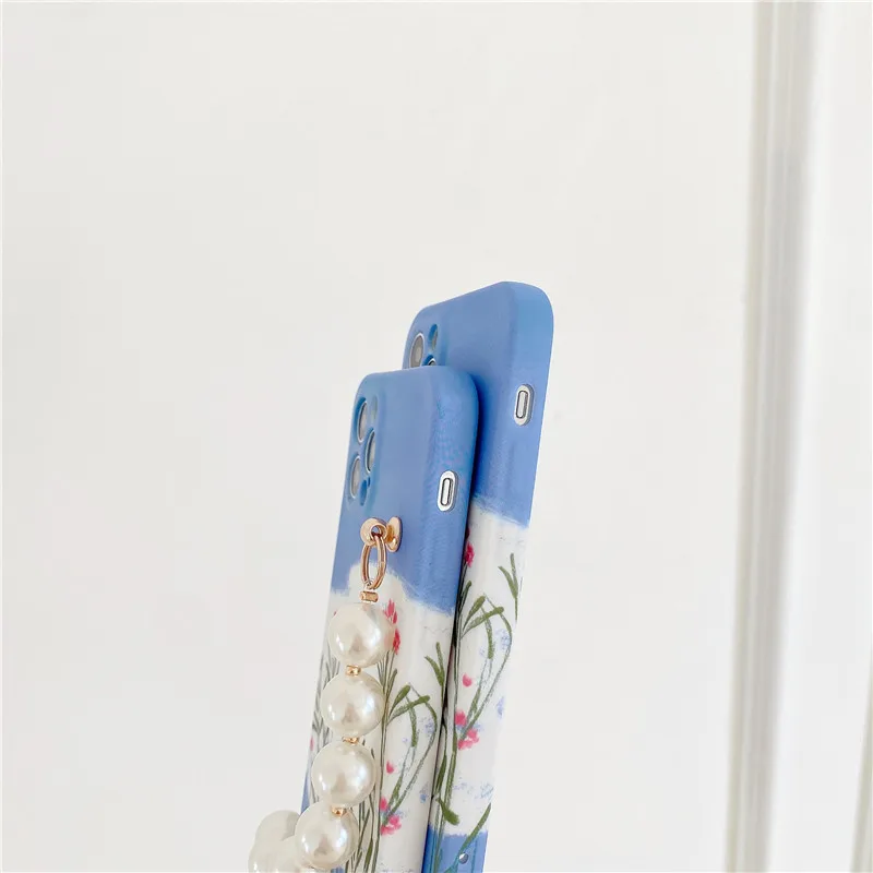 

Cute Pearl Bracelet Flower Phone Case For iphone 12 mini 11 Pro Max 7 8 plus X XR XS Max SE 2020 Fashion Soft Silicone Cover